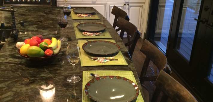 Chalet Ilaali at Petite Riviere St-Francois (Versant du Massif), with its kitchen island and counter tops in irridescent labradorite natural stone - Cottage for rent Charlevoix