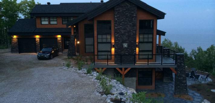 Ilaali in Charlevoix at twilight wishes you good night. - Cottage for rent Charlevoix