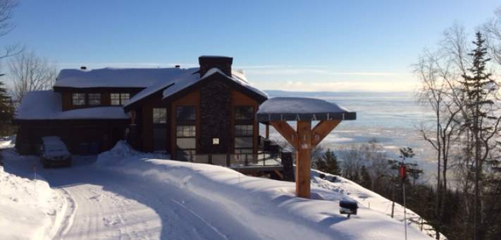 Ilaali, near Le Massif de Charlevoix, covered under its wintery snowy layer. - Cottage for rent Charlevoix