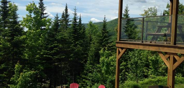 Hot tub facing the river - Cottage for rent Charlevoix