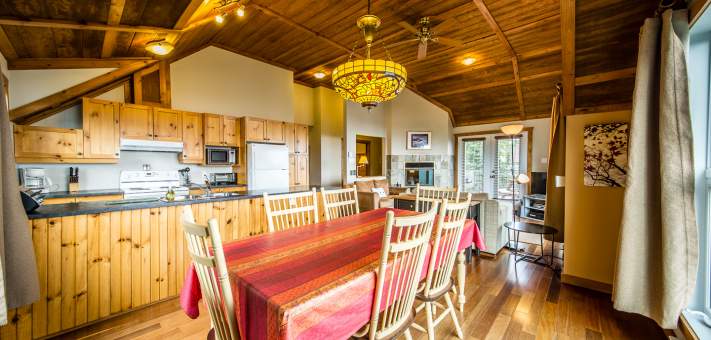 Kitchen -dining room  - Cottage for rent Charlevoix