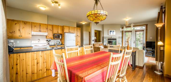 Kitchen -dining room  - Cottage for rent Charlevoix