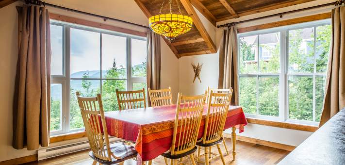 Salle à manger avec vue - Chalet à louer Charlevoix