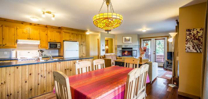 Kitchen -dining room  - Cottage for rent Charlevoix