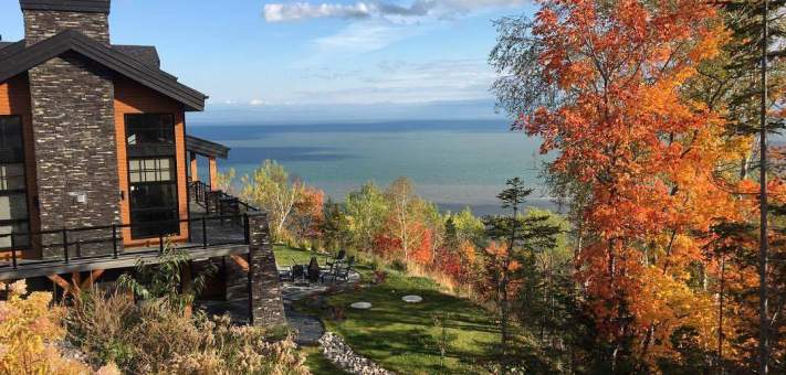 Fall colors of maple trees, around this haven of rest at Ilaali. - Cottage for rent Charlevoix