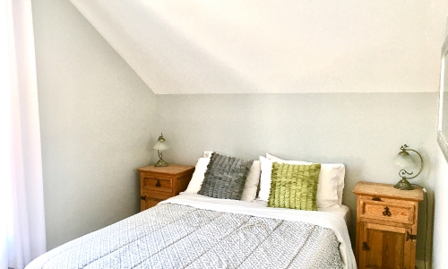 Main bed room with Queen size bed - Cottage for rent Charlevoix