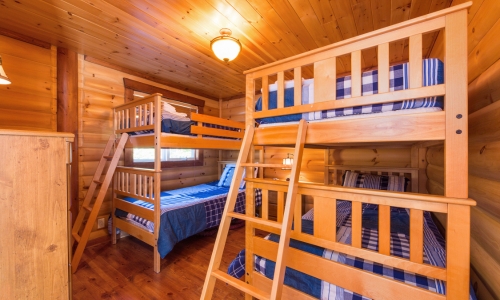 Chambre avec 4 lits simples superposés - Chalet à louer Charlevoix