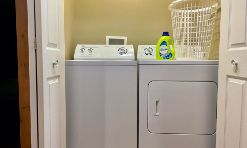 Laundry Closet - Cottage for rent Charlevoix