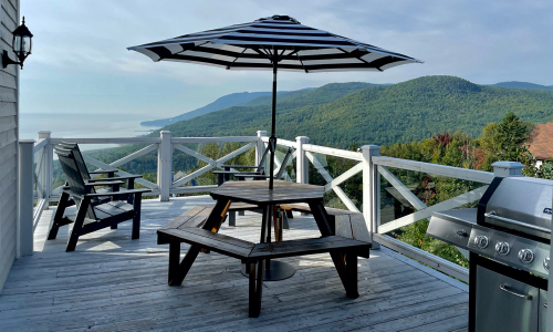 Private deck - Cottage for rent Charlevoix