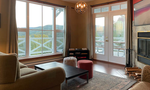 Salon (bas) - Chalet à louer Charlevoix