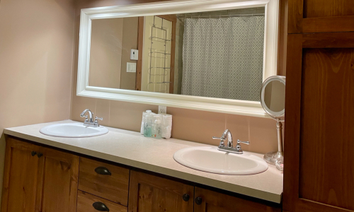 2e salle de bain complète (bas) - Chalet à louer Charlevoix