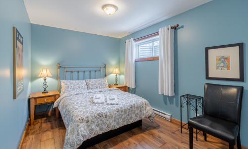 Bedroom 2 - bottom unit - Cottage for rent Charlevoix