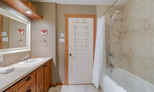 Bathroom 3 - bottom unit - Cottage for rent Charlevoix
