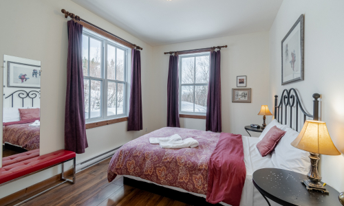 Bedroom 1 - Cottage for rent Charlevoix