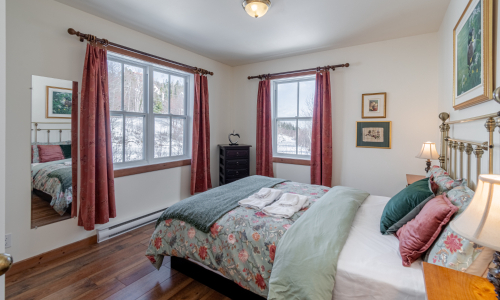 Bedroom 1 - Cottage for rent Charlevoix