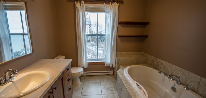 Salle de bain de ce chalet à louer Massif - Chalet à louer Charlevoix