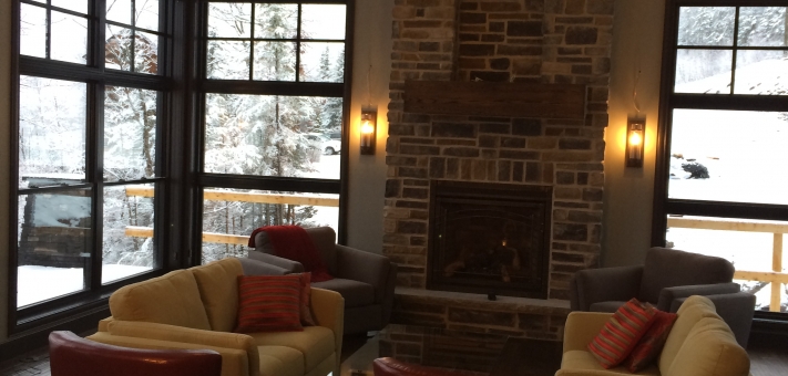 Chalet Ilaali of Prestige Charlevoix, at Versant du Massif, with large living room with cathedral ceiling - Cottage for rent Charlevoix