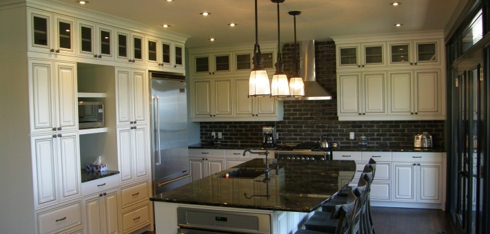 Prestige lodging at chalet Ilaali, Petite Riviere St-Francois, with a dream kitchen with granite counter tops - Cottage for rent Charlevoix