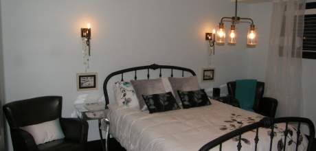 Prestige lodging at Chalet Ilaali in Charlevoix, with harmonious design in each bedroom.