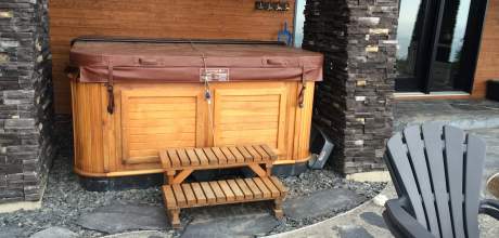 SPA landscaped access at Ilaali, from the French doors on the lower level.
